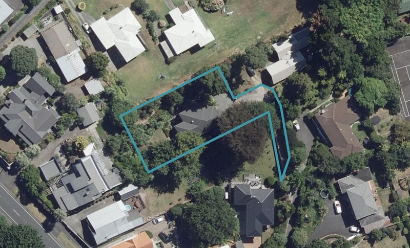 5B Rothbrook Street, Hamilton East, Hamilton - Carousel 1
