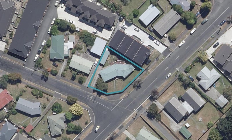 57 Carrington Avenue, Silverdale, Hamilton - Carousel 1