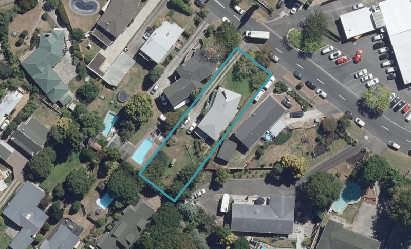 15 Queenwood Avenue, Queenwood, Hamilton - Carousel 1
