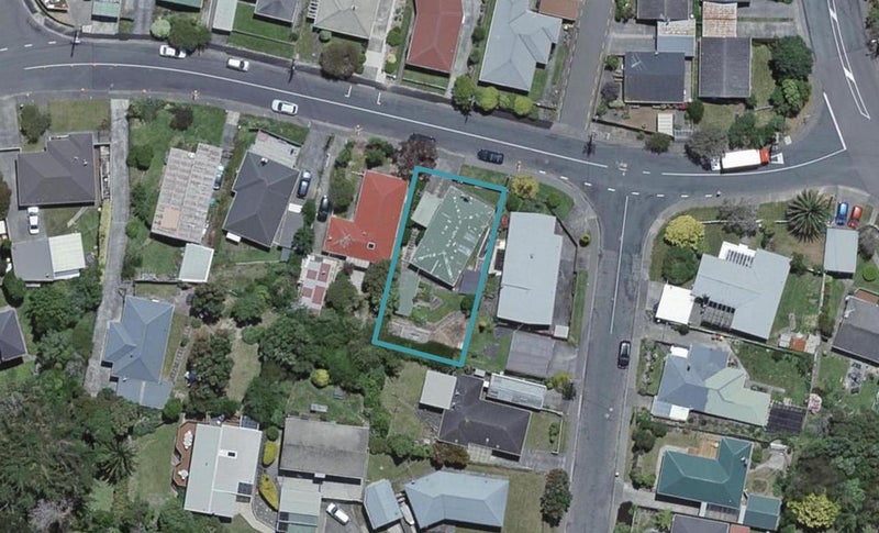 42 Beazley Avenue, Paparangi, Wellington - Carousel 1