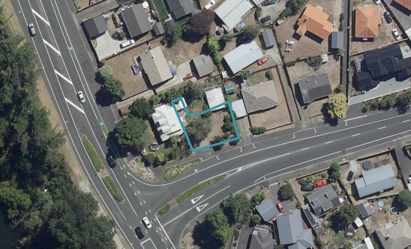1/3 Clarkin Road, Fairfield, Hamilton - Carousel 1