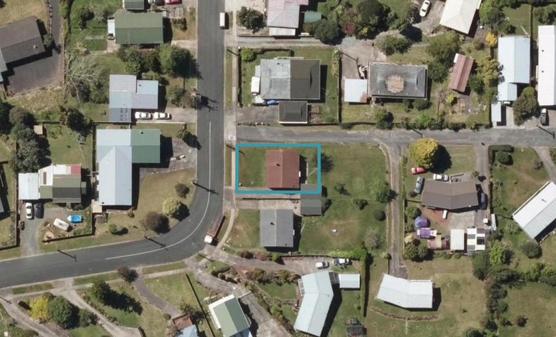 27 Raewyn Street, Morningside, Whangarei - Carousel 1