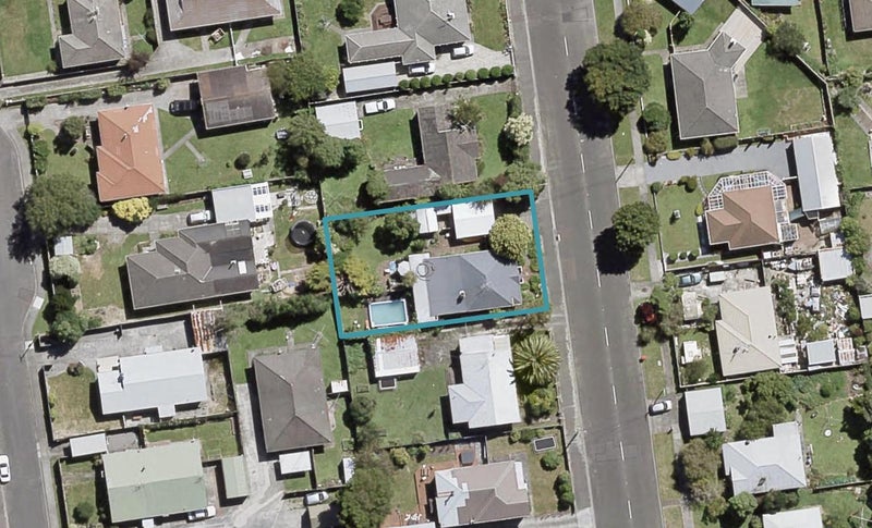 37 Henry Street, Ebdentown, Upper Hutt - Carousel 1