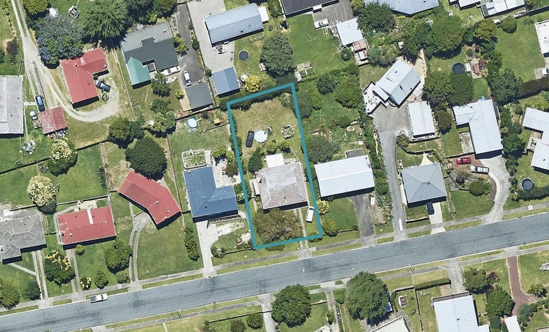 10 Dunton Drive, Welcome Bay, Tauranga - Carousel 1