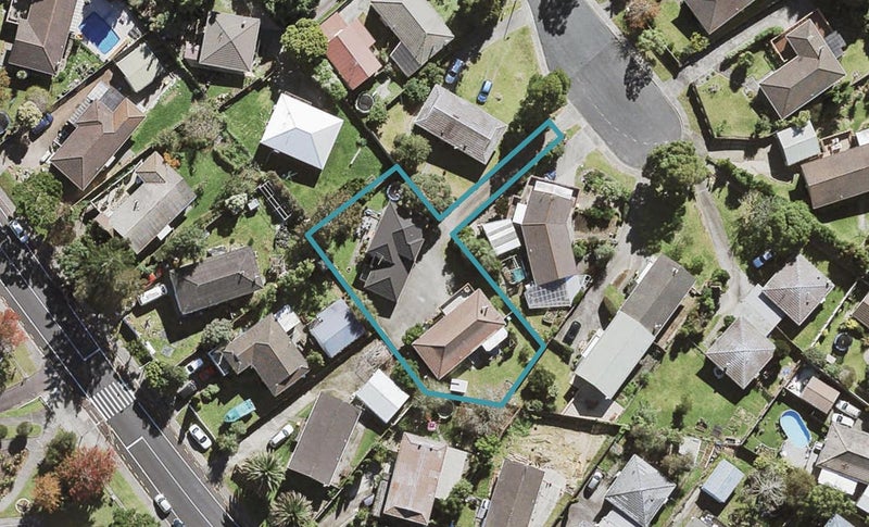 2/15 Glastron Place, Bayview, Auckland - Carousel 1