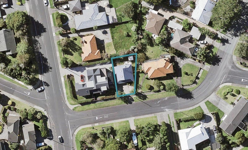 2 Sale Street, Cockle Bay, Auckland - Carousel 1