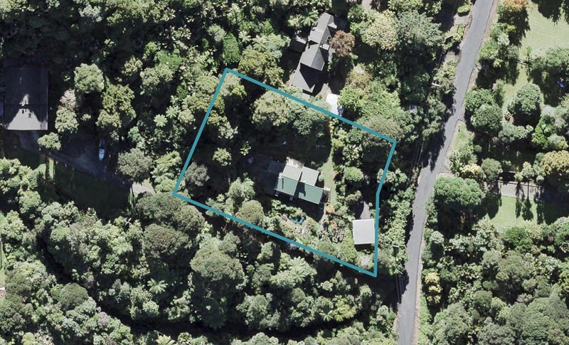 15 Bush Road, Waiatarua, Auckland - Carousel 1