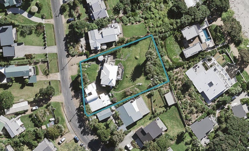 21 Waikare Road, Oneroa, Waiheke Island - Carousel 1