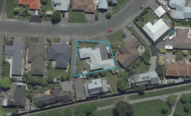 96 Regency Crescent, Redwood, Christchurch - Carousel 1