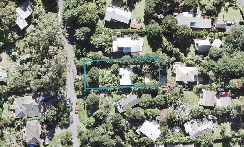 6 Kilgour Terrace, Huia, Auckland - Carousel 1
