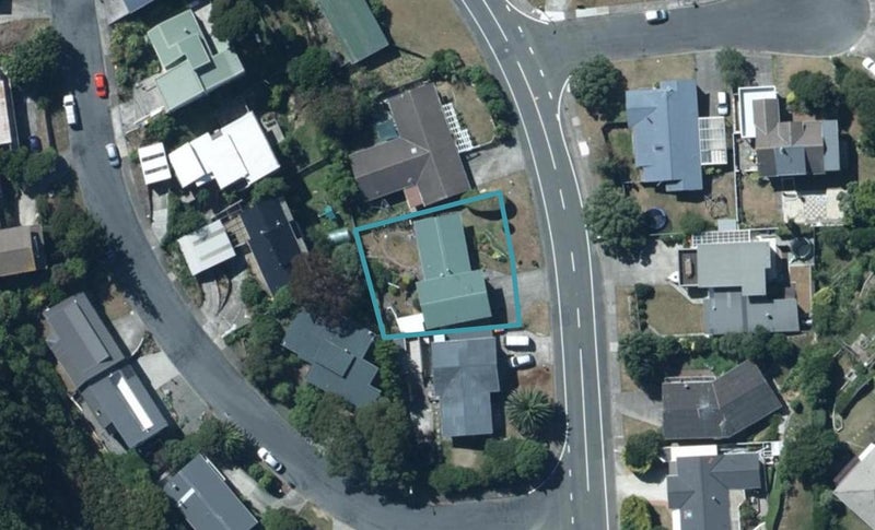 40 Spinnaker Drive, Whitby, Porirua - Carousel 1