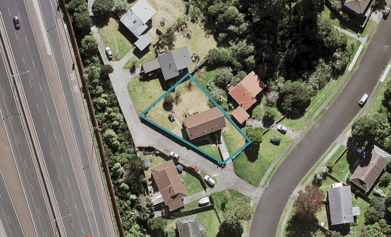 7 Holmes Drive, West Harbour, Auckland - Carousel 1