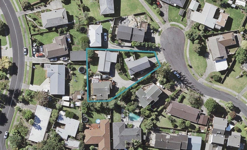1/8 Sirius Place, Botany Downs, Auckland - Carousel 1