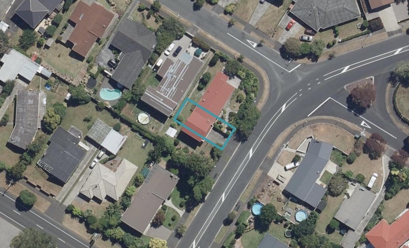 2/3 Glen Lynne Avenue, Queenwood, Hamilton - Carousel 1