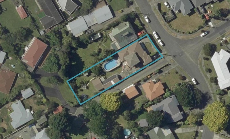 8 Kent Crescent, Awapuni, Palmerston North - Carousel 1