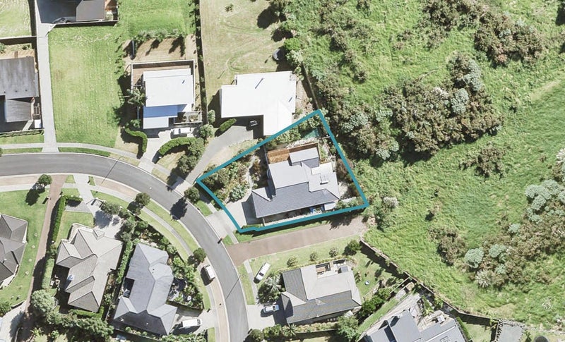 23 Hawaiian Parade, Arkles Bay, Whangaparaoa - Carousel 1