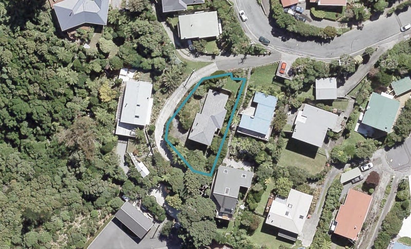 9C Titiro Moana Road, Korokoro, Lower Hutt - Carousel 1