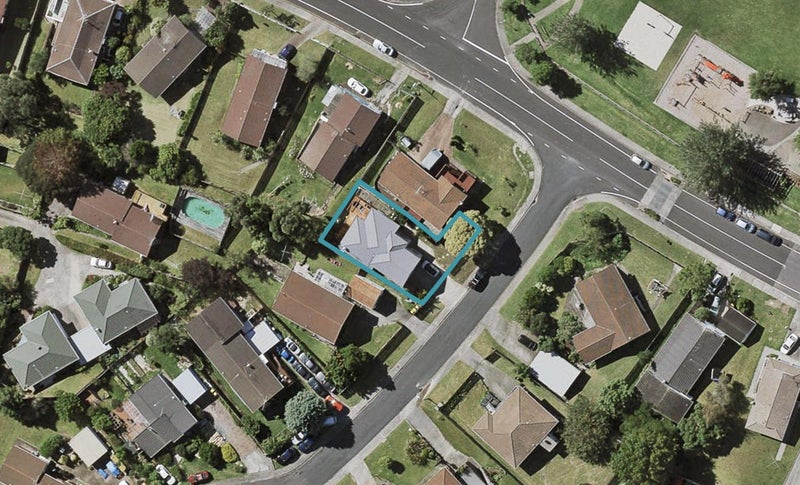 1 Tesla Place, Totara Vale, Auckland - Carousel 1