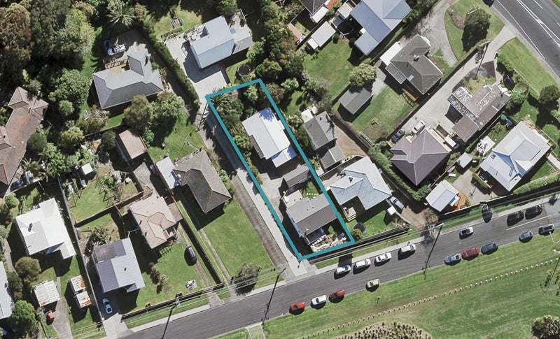 2/5 Domain Road, Glenfield, Auckland - Carousel 1