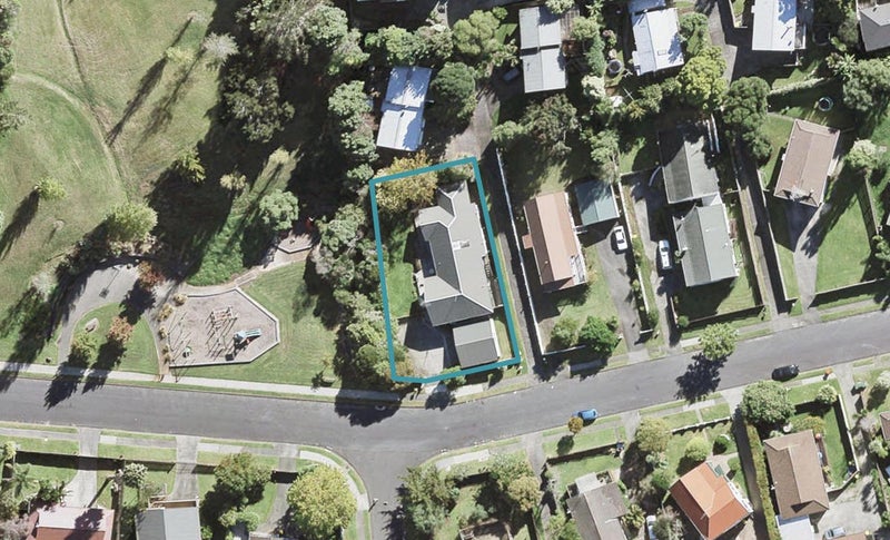 39 Topliss Drive, Northcross, Auckland - Carousel 1