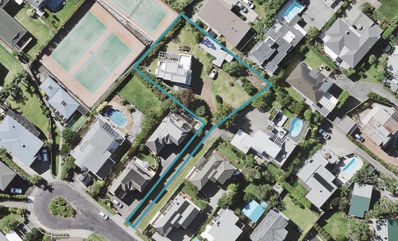 9 Midway Avenue, Castor Bay, Auckland - Carousel 1