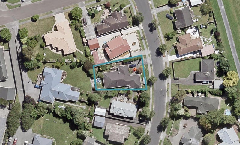 11 Delaware Grove, Totara Park, Upper Hutt - Carousel 1