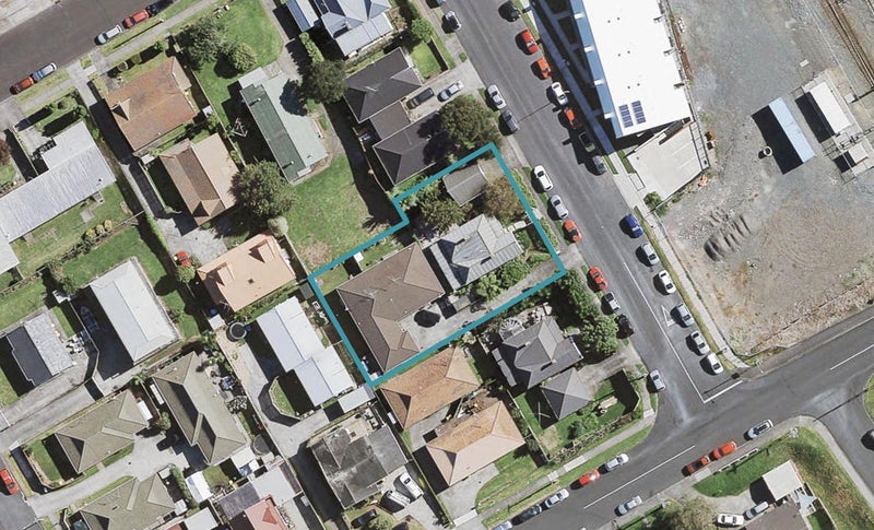 2/13 Railway Street West, Papakura, Auckland - Carousel 1