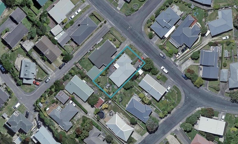 7 Erris Street, Johnsonville, Wellington - Carousel 1