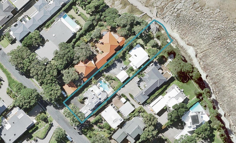 1/42 Whitby Crescent, Mairangi Bay, Auckland - Carousel 1