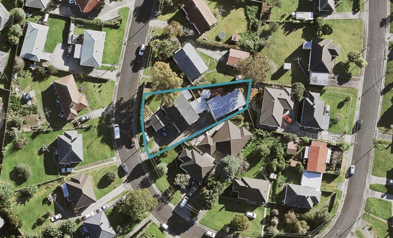 17 Sanft Avenue, Mount Roskill, Auckland - Carousel 1