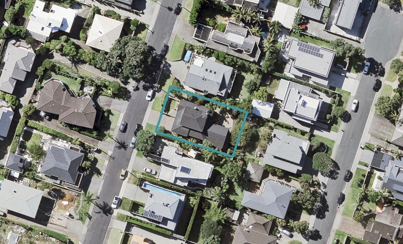 25 Ocean View Road, Milford, Auckland - Carousel 1