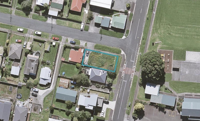 38 Pioneer Road, Moturoa, New Plymouth - Carousel 1