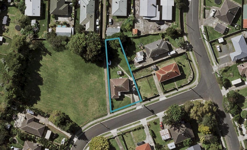 3 Clutha Crescent, Clover Park, Auckland - Carousel 1