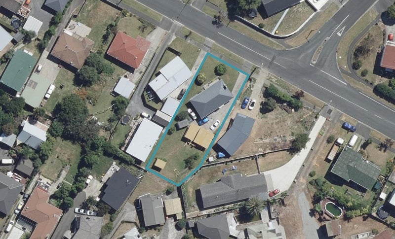 38 Glenview Terrace, Glenview, Hamilton - Carousel 1