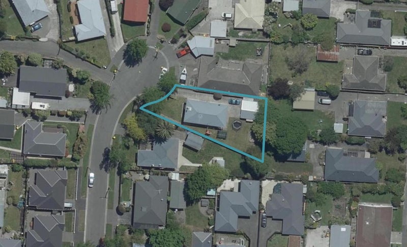 8 Hannah Place, Redwood, Christchurch - Carousel 1