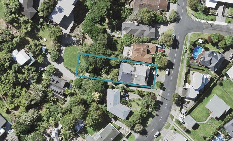 2/84 Castor Bay Road, Castor Bay, Auckland - Carousel 1