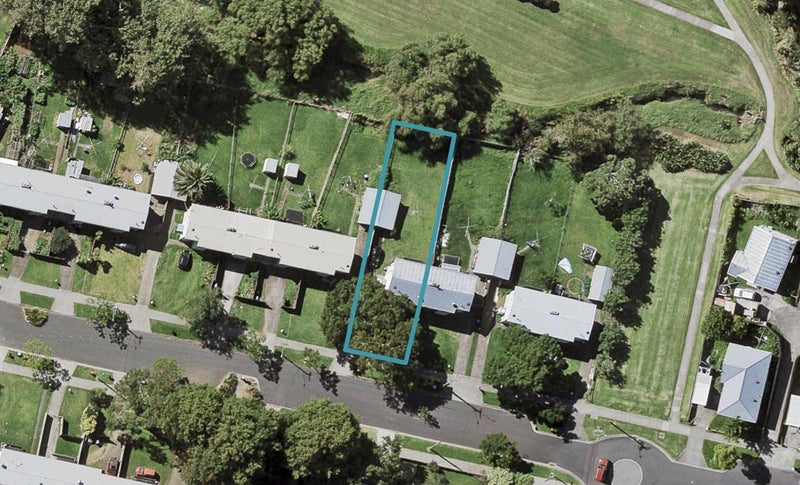 32 Maybury Street, Point England, Auckland - Carousel 1