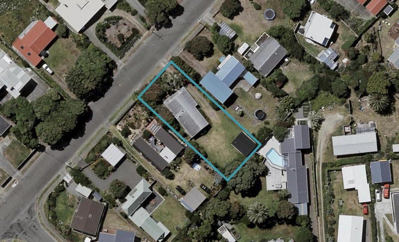 88 Field Way, Waikanae Beach, Waikanae - Carousel 1
