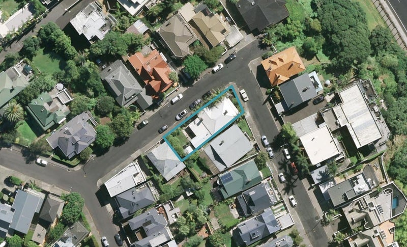 26 Ring Terrace, Saint Marys Bay, Auckland - Carousel 1