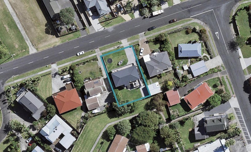 62 Torkar Road, Clarks Beach, Clarks Beach - Carousel 1