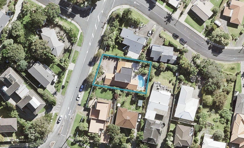 13 Deep Creek Road, Torbay, Auckland - Carousel 1
