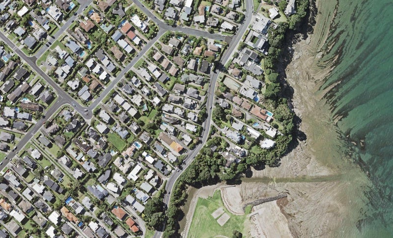 22 Beach Road, Castor Bay, Auckland - Carousel 1