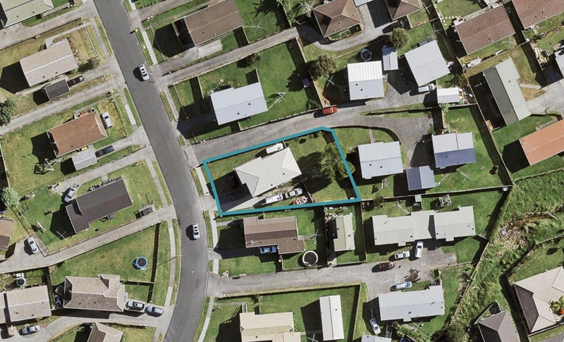 13 Hanford Place, Clendon Park, Auckland - Carousel 1