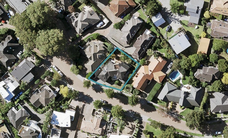27 Oakwood Grove, Eastern Beach, Auckland - Carousel 1