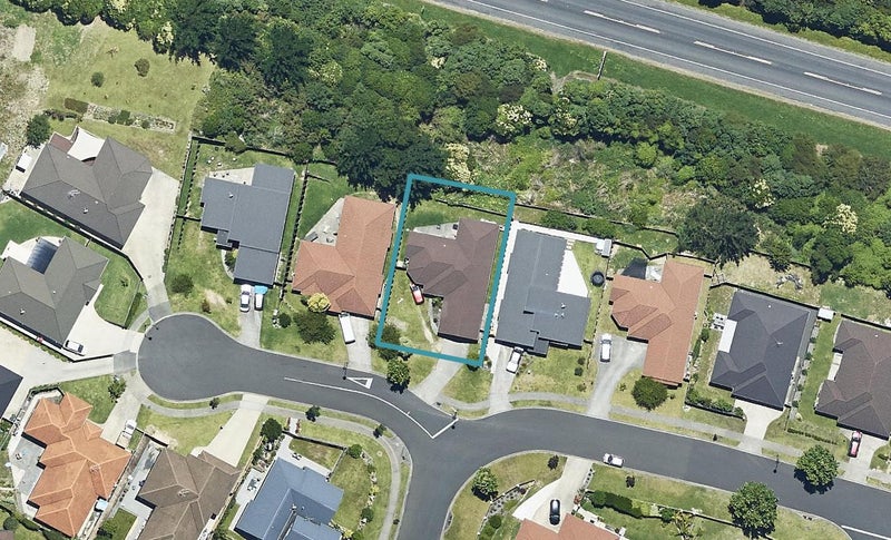 2 Dumfries Place, Pyes Pa, Tauranga - Carousel 1