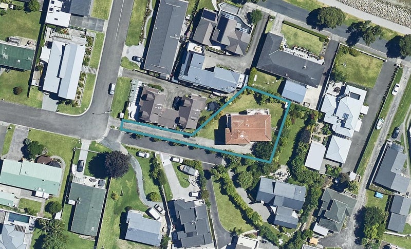 9 Seaway Terrace, Otumoetai, Tauranga - Carousel 1