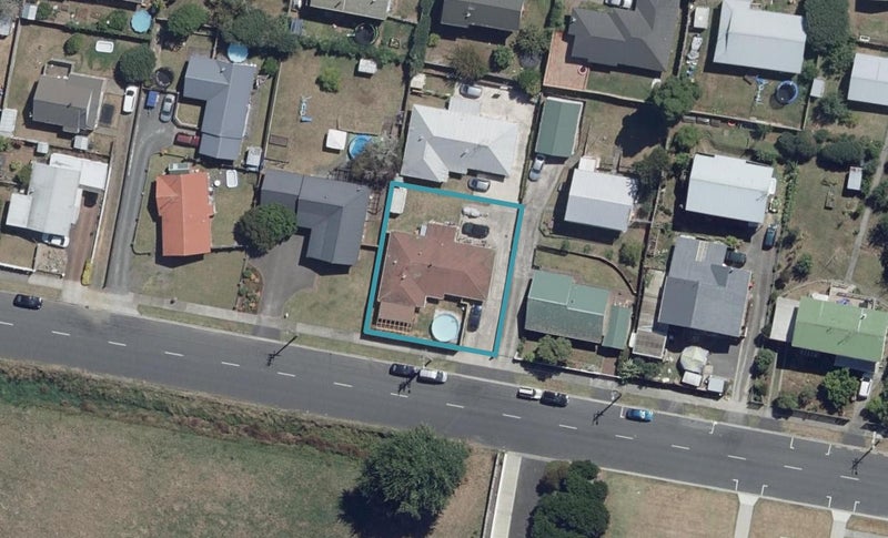 24 Foster Road, Temple View, Hamilton - Carousel 1