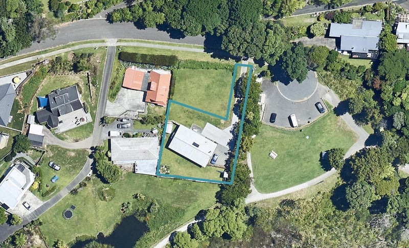 21 Coach Drive, Otumoetai, Tauranga - Carousel 1