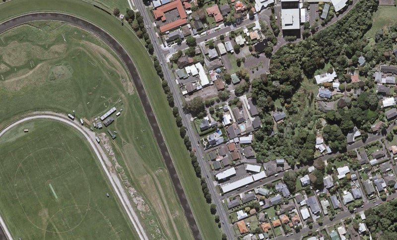 1/2 Cracroft Street, Welbourn, New Plymouth - Carousel 1