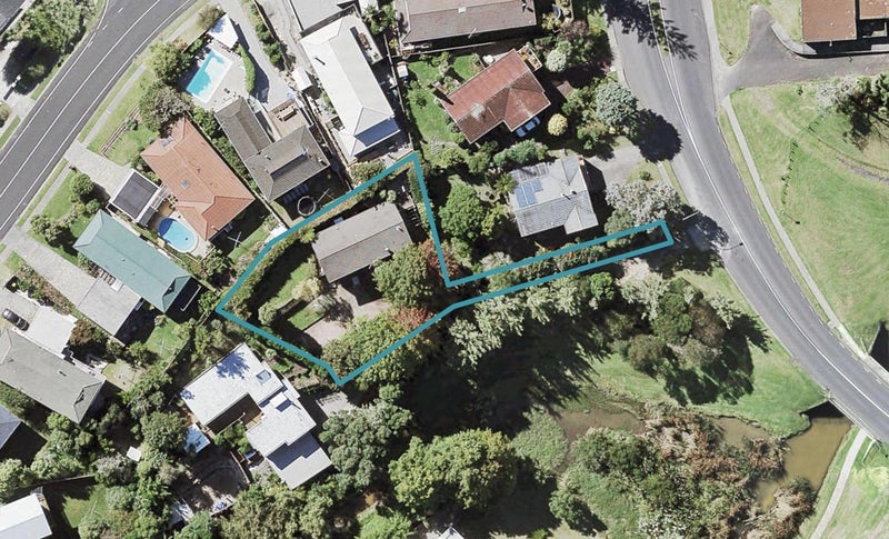 84 Glencoe Road, Browns Bay, Auckland - Carousel 1